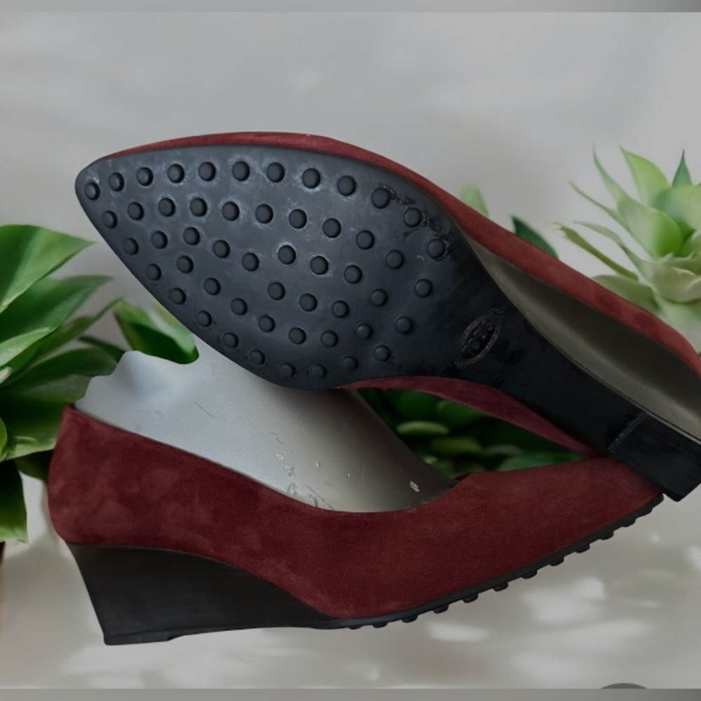 Tods made in italy 
Elegant Burgundy Wedge Shoes
, perfect condition
